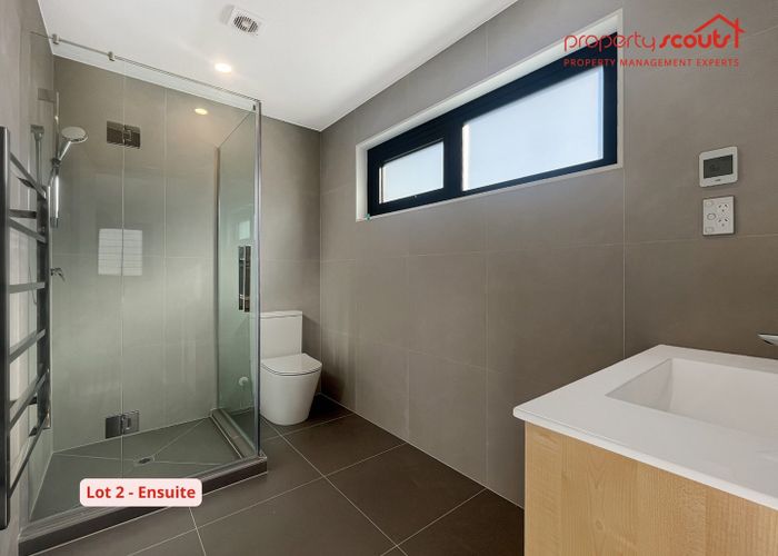  at 2/3 Farwood Drive, Henderson, Waitakere City, Auckland