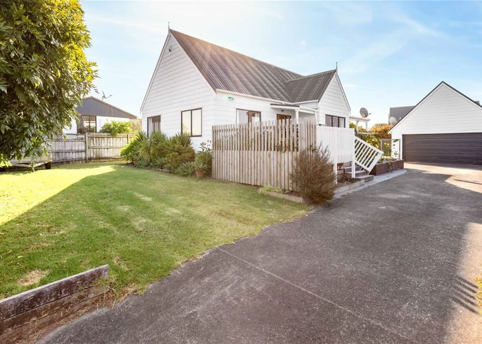 at 11 Halyard Place, Te Atatu Peninsula, Auckland