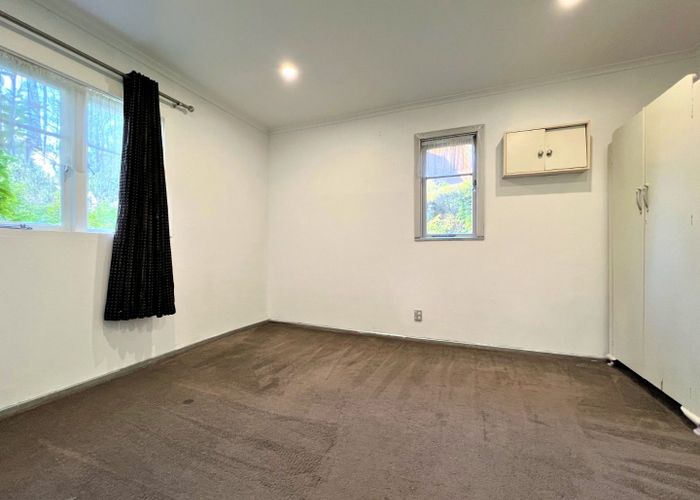  at 647A Beach Road--On Sun 22nd Feb at 11:30-11:50am, Rothesay Bay, North Shore City, Auckland