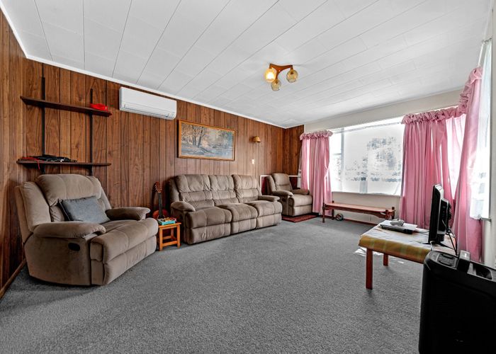  at 26 Temuri Place, Glendene, Waitakere City, Auckland