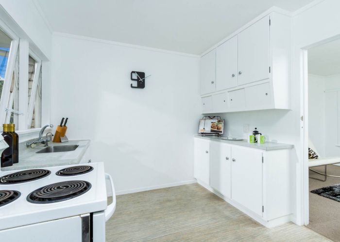  at 2/765 Beach Road, Browns Bay, Auckland