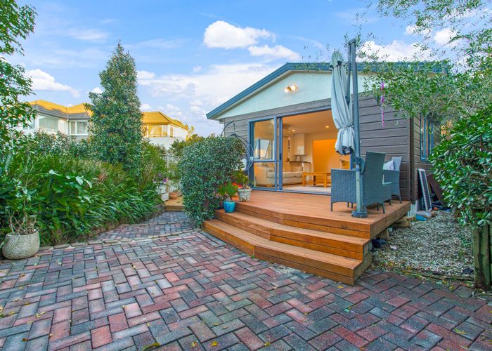 at 3/6A Botany Road, Howick, Manukau City, Auckland