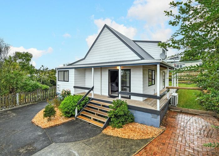  at 2/3 Glenorchy Street, Glen Eden, Auckland