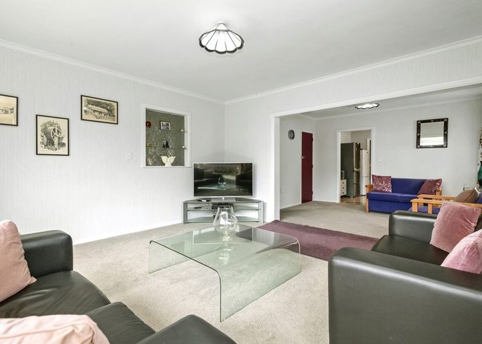  at 112 Korokoro Road, Korokoro, Lower Hutt