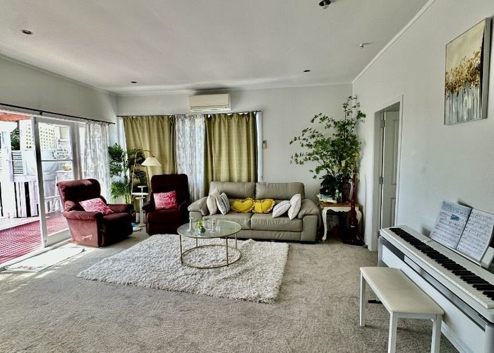  at 1/27 Rosedale Road, Pinehill, Auckland