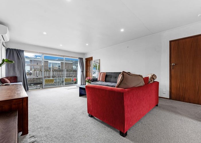  at 1/8 Aberfeldy Avenue, Highland Park, Manukau City, Auckland