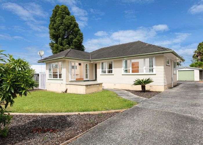  at 12 Montmere Avenue, Te Atatu Peninsula, Waitakere City, Auckland