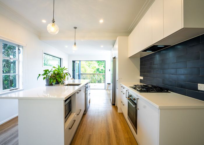  at 9 Hutchinson Avenue, New Lynn, Auckland