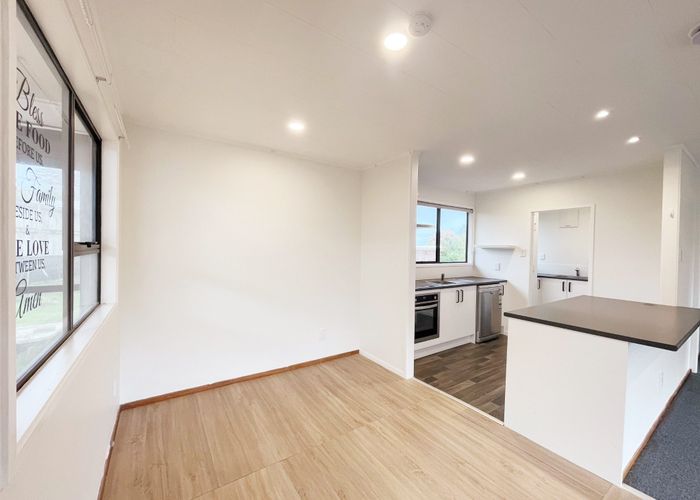  at 5 Skyla Place, Massey, Waitakere City, Auckland