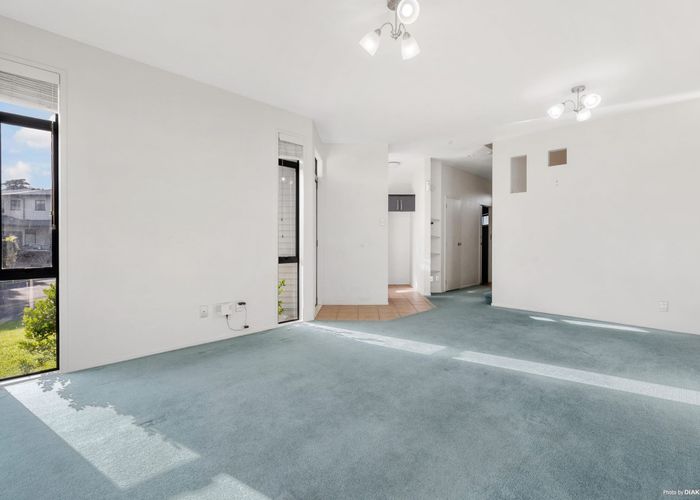  at 9/2 Armoy Drive, East Tamaki, Auckland