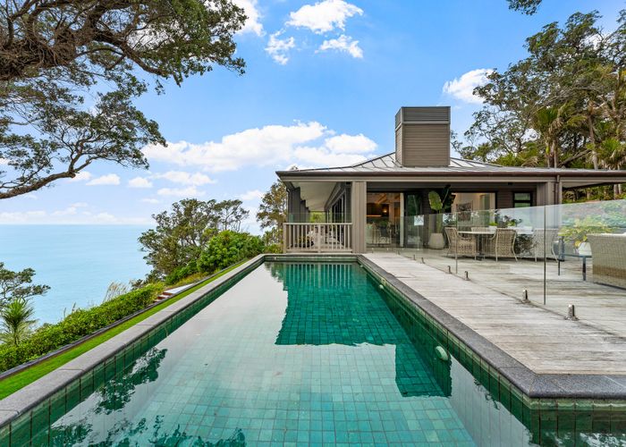  at 25 Ti Point Road, Ti Point, Leigh