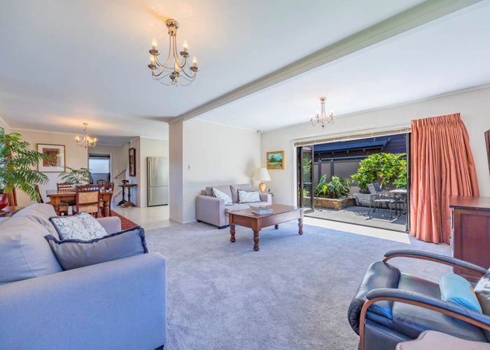  at 2/10 Ngaio Street, Takapuna, Auckland