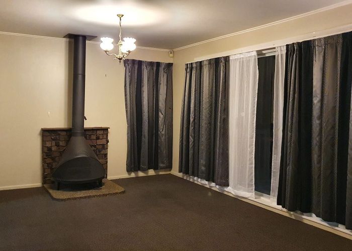  at 99 Hendry Avenue, Hillsborough, Auckland