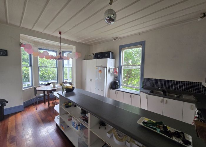 at 19 Devon Street, Aro Valley, Wellington