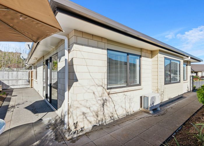  at 25/3 Georgia Grove, Paraparaumu