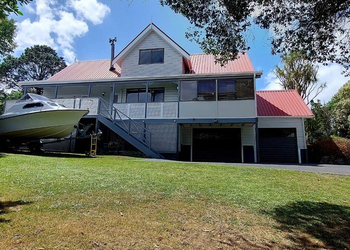  at 33 Orinda Close, Botany Downs, Auckland