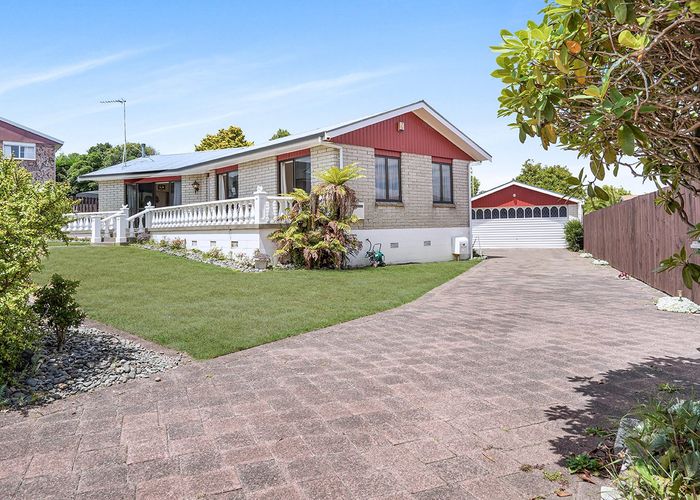  at 6 Titoki Place, Pukete, Hamilton