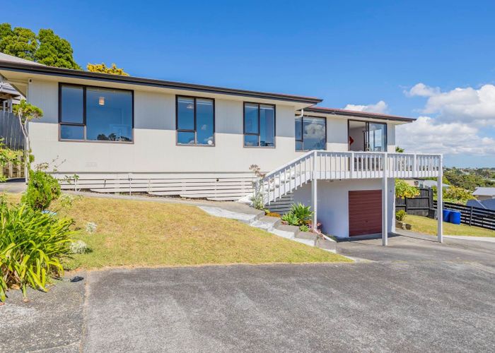  at 1/12 Exeter Place, Unsworth Heights, North Shore City, Auckland