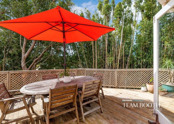  at 2/36 Cassino Street, Bayswater, Auckland