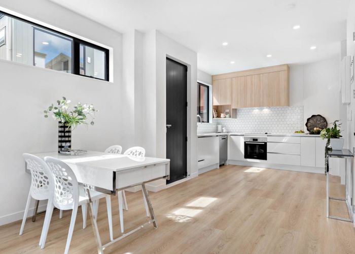 at 10E Serjeant Street, Henderson, Waitakere City, Auckland