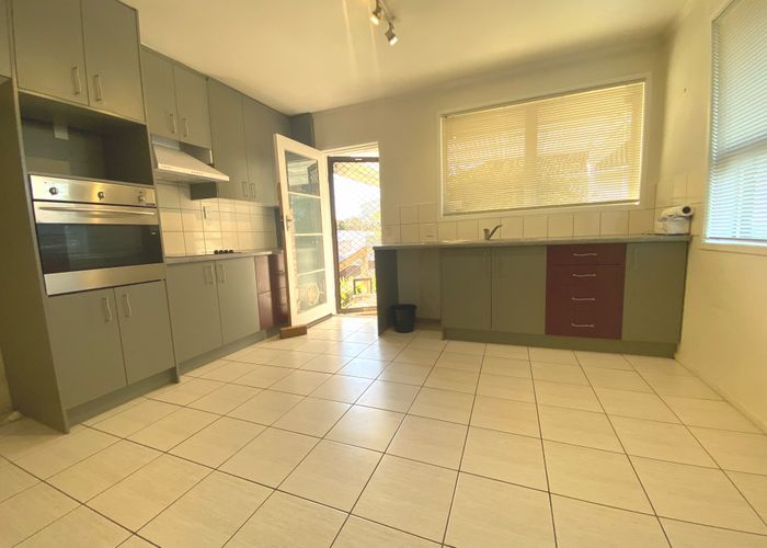  at 1/28 Royal View Road, Te Atatu South, Waitakere City, Auckland