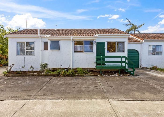  at 4/77 Nile Road, Milford, Auckland