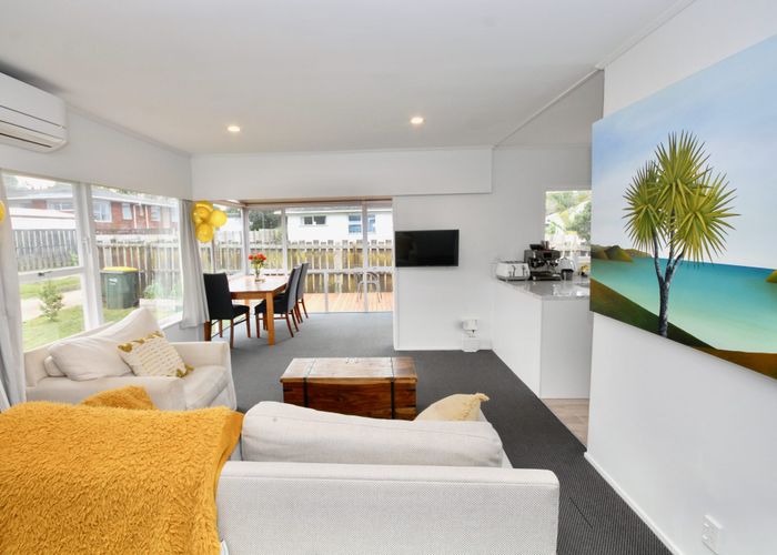  at 1/11 Kapiti Place, Sunnynook, North Shore City, Auckland