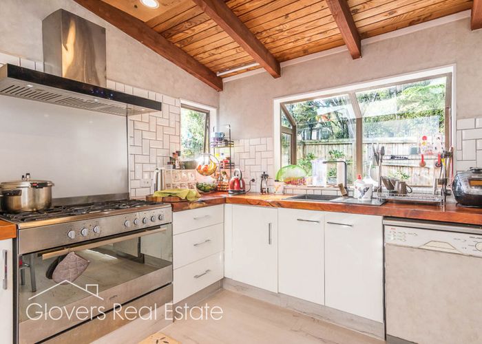  at 62 Woodfern Crescent, Titirangi, Auckland