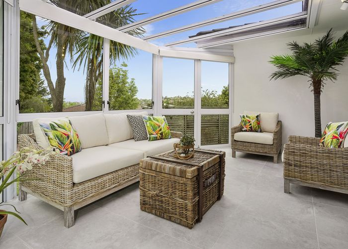  at 18 Cottam Grove, Northcross, Auckland