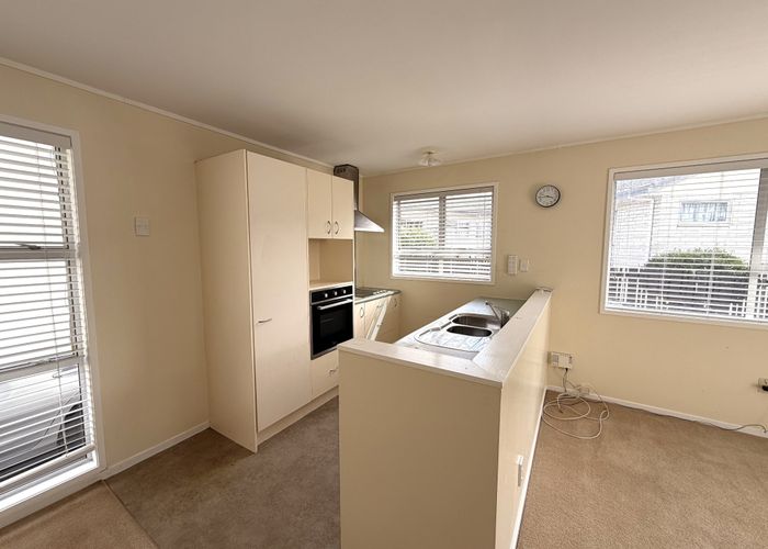  at 2/7 Almond Place, Mount Wellington, Auckland City, Auckland