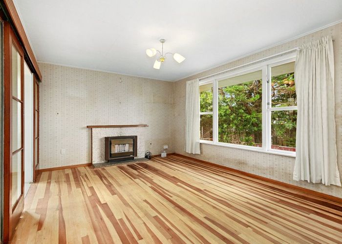  at 57 Franklyn Road, Tawa, Wellington