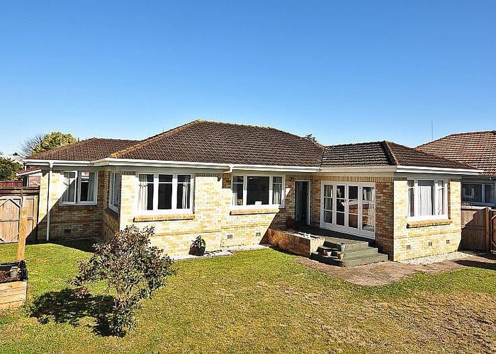  at 37 Hukanui Road, Fairfield, Hamilton