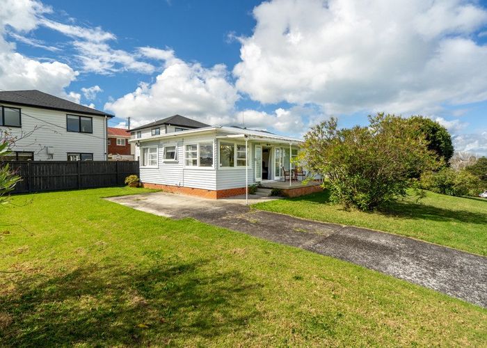  at 106 Eversleigh Road, Belmont, North Shore City, Auckland