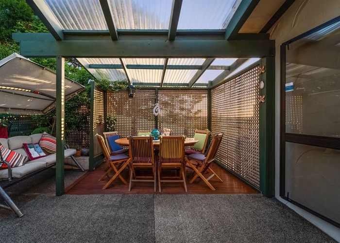  at 100 Becroft Drive, Forrest Hill, Auckland