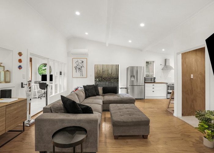  at 22 Avian Road, Blue Mountains, Upper Hutt, Wellington