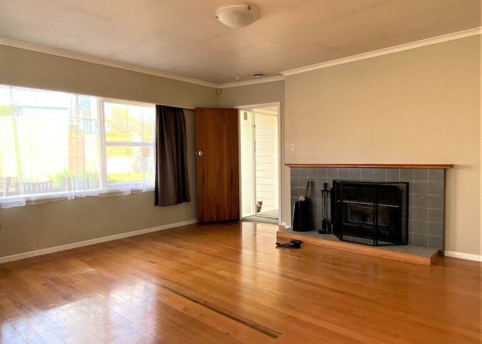  at 4 Madison Place, Forrest Hill, North Shore City, Auckland