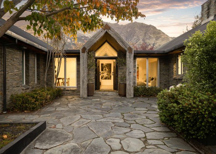  at 12 Amber Close, Arthurs Point, Queenstown-Lakes, Otago