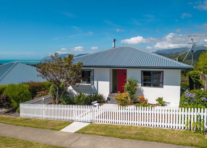  at 325 Princes Drive, Britannia Heights, Nelson, Nelson / Tasman