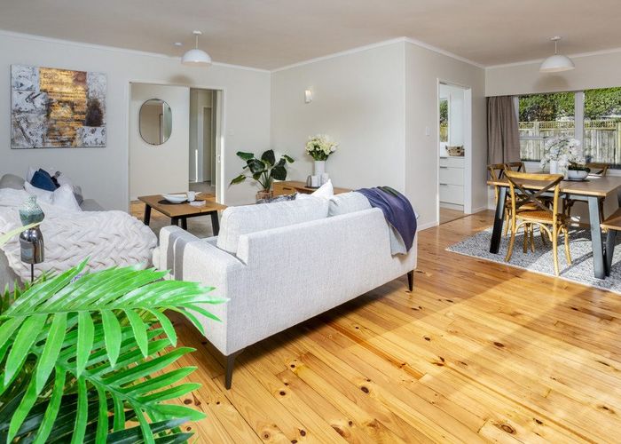  at 8A Kaipatiki Road, Glenfield, North Shore City, Auckland