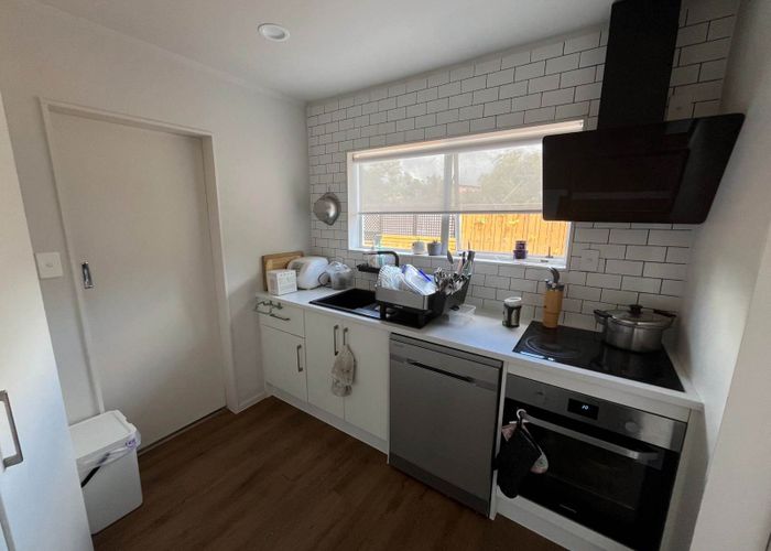  at 2/41 Seabrook Avenue, New Lynn, Waitakere City, Auckland