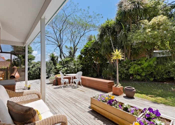  at 2/13 Eastridge Court, Northpark, Auckland