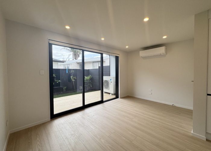  at 8/22 Cleland Crescent, Blockhouse Bay, Auckland City, Auckland