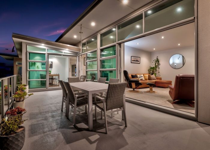  at 2/5 Beach Street, Fitzroy, New Plymouth