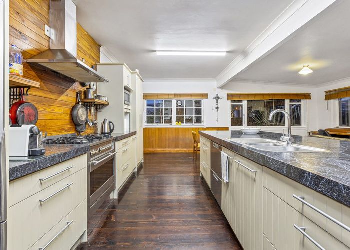  at 66 Beresford Street, Bayswater, Auckland