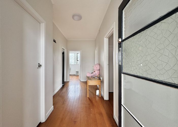  at 7 Marlene Avenue, Te Atatu South, Waitakere City, Auckland