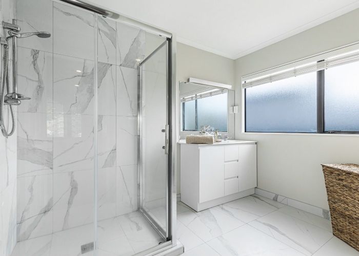  at 5 Hobie Court, West Harbour, Auckland