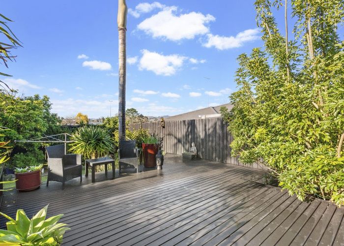  at 2/102 Seymour Road, Sunnyvale, Waitakere City, Auckland