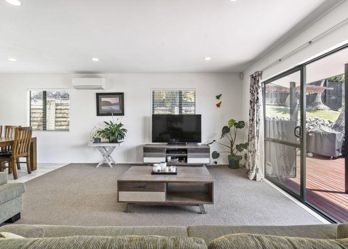  at 2/83 Vandeleur Avenue, Birkdale, Auckland