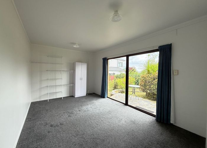  at 2/22 Tui Glen Road, Birkenhead, North Shore City, Auckland