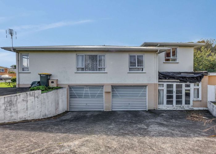  at 27 South Road, Moturoa, New Plymouth